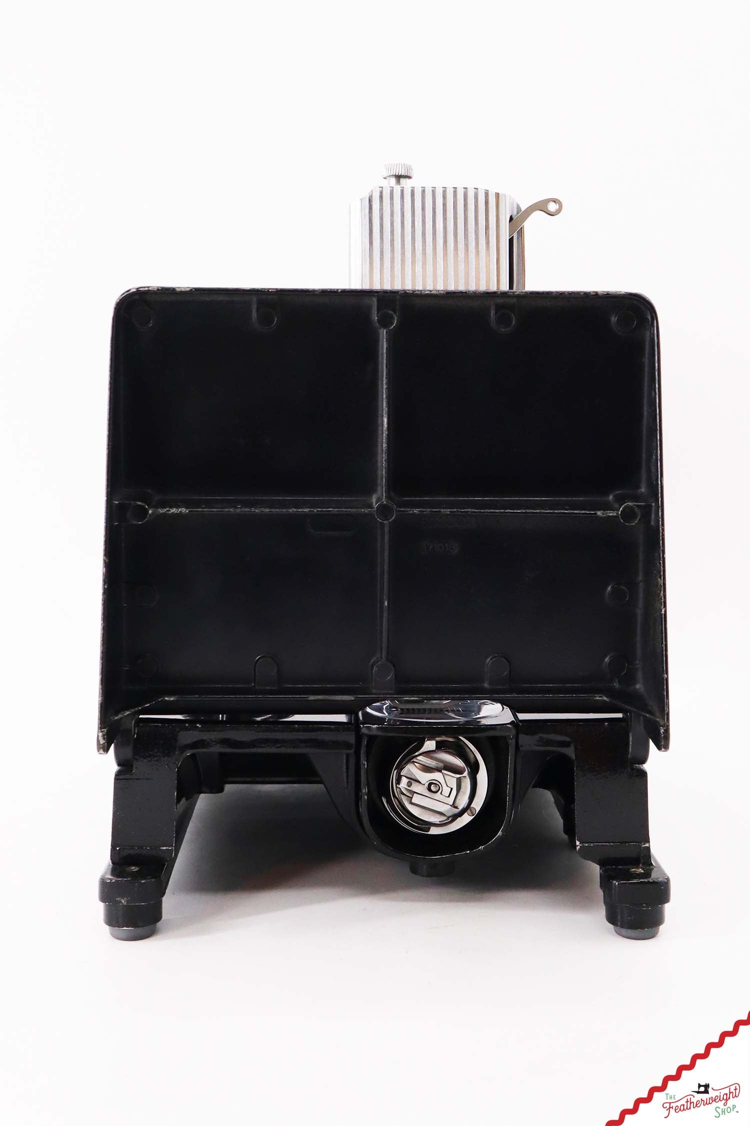 Singer Featherweight 222K Sewing Machine - EM6023**, 1957