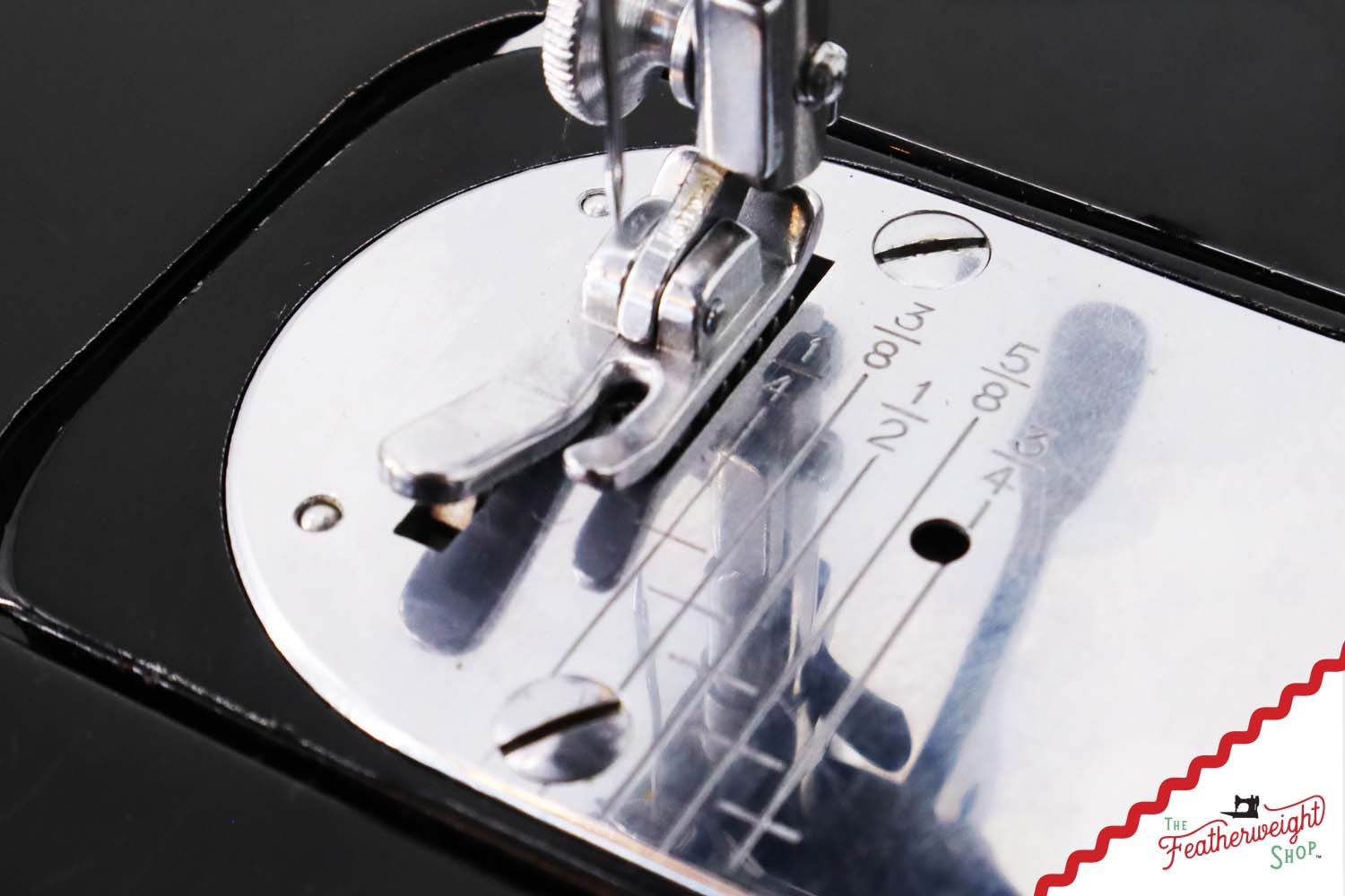 Singer Featherweight 222K Sewing Machine - EK3221**, 1955