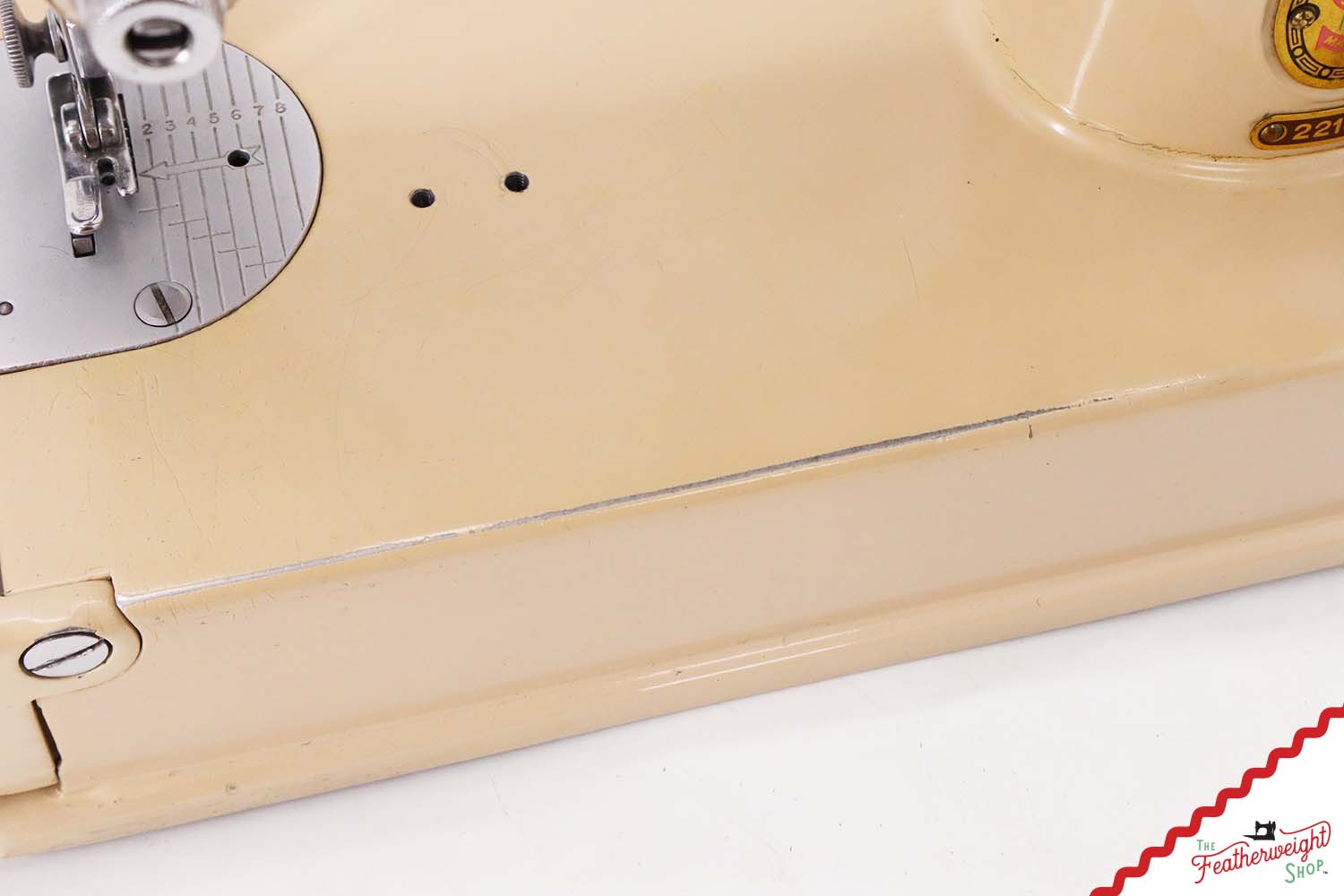 Singer Featherweight 221J Sewing Machine, Tan - JE161***