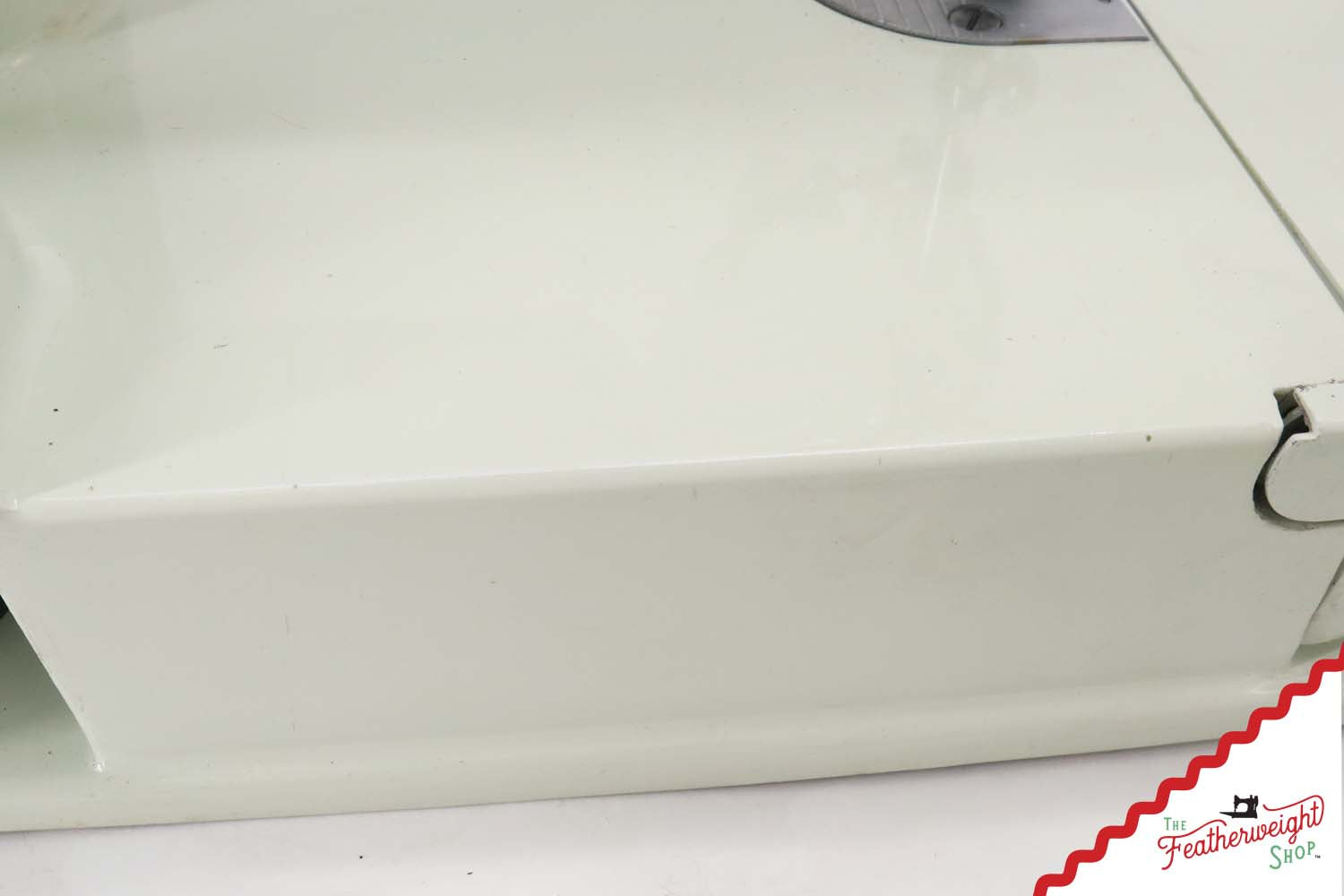 Singer Featherweight 221K Sewing Machine, British WHITE EW065***