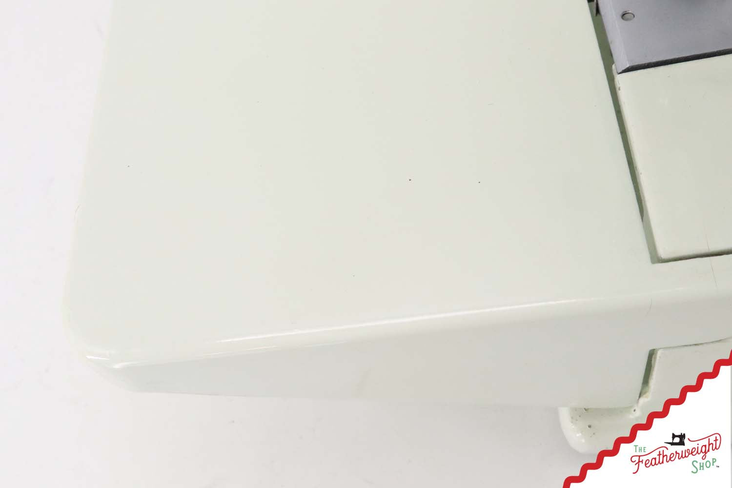 Singer Featherweight 221K Sewing Machine, British WHITE EW065***