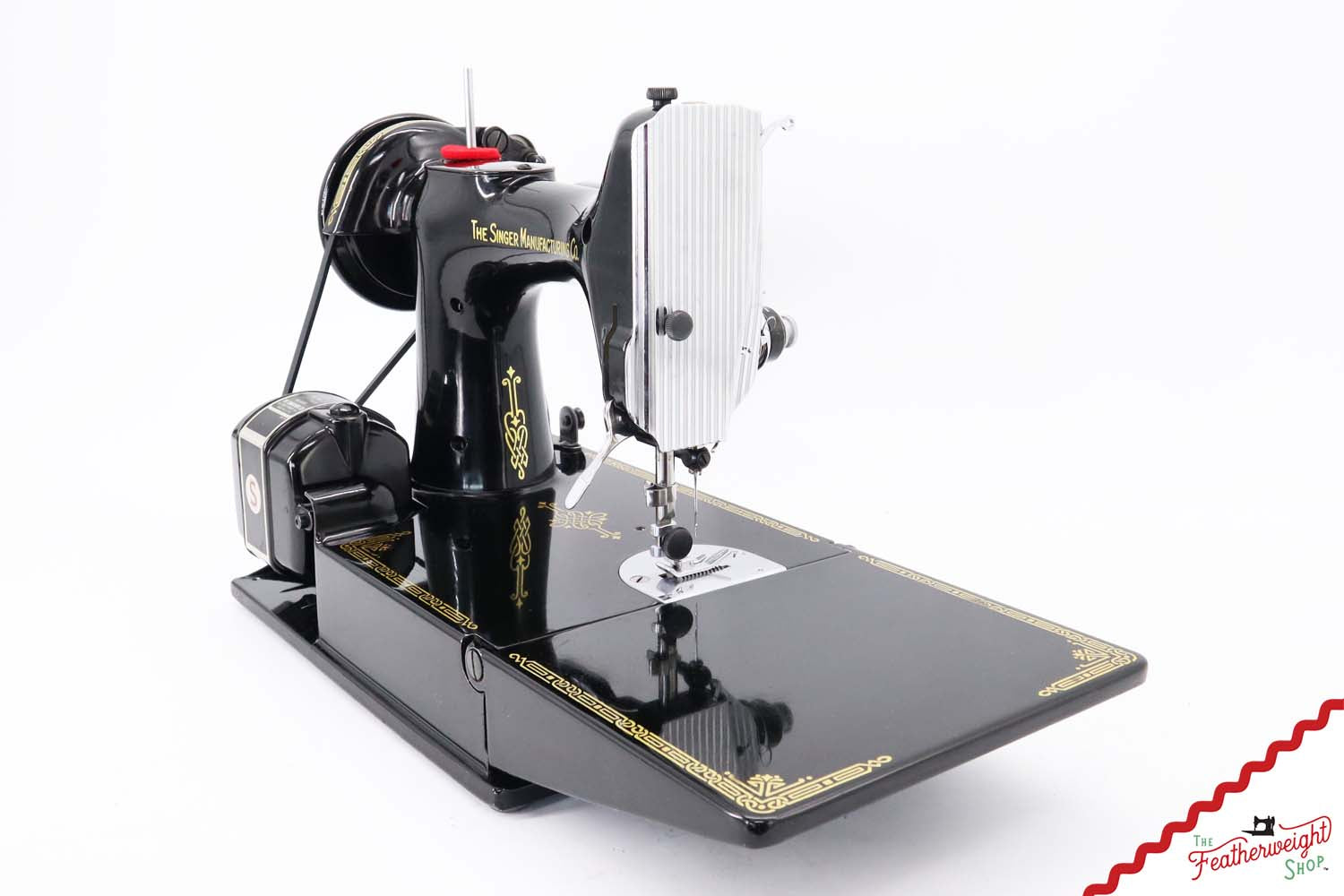 Singer Featherweight 221 Sewing Machine, AK768*** - Quilter's Special!