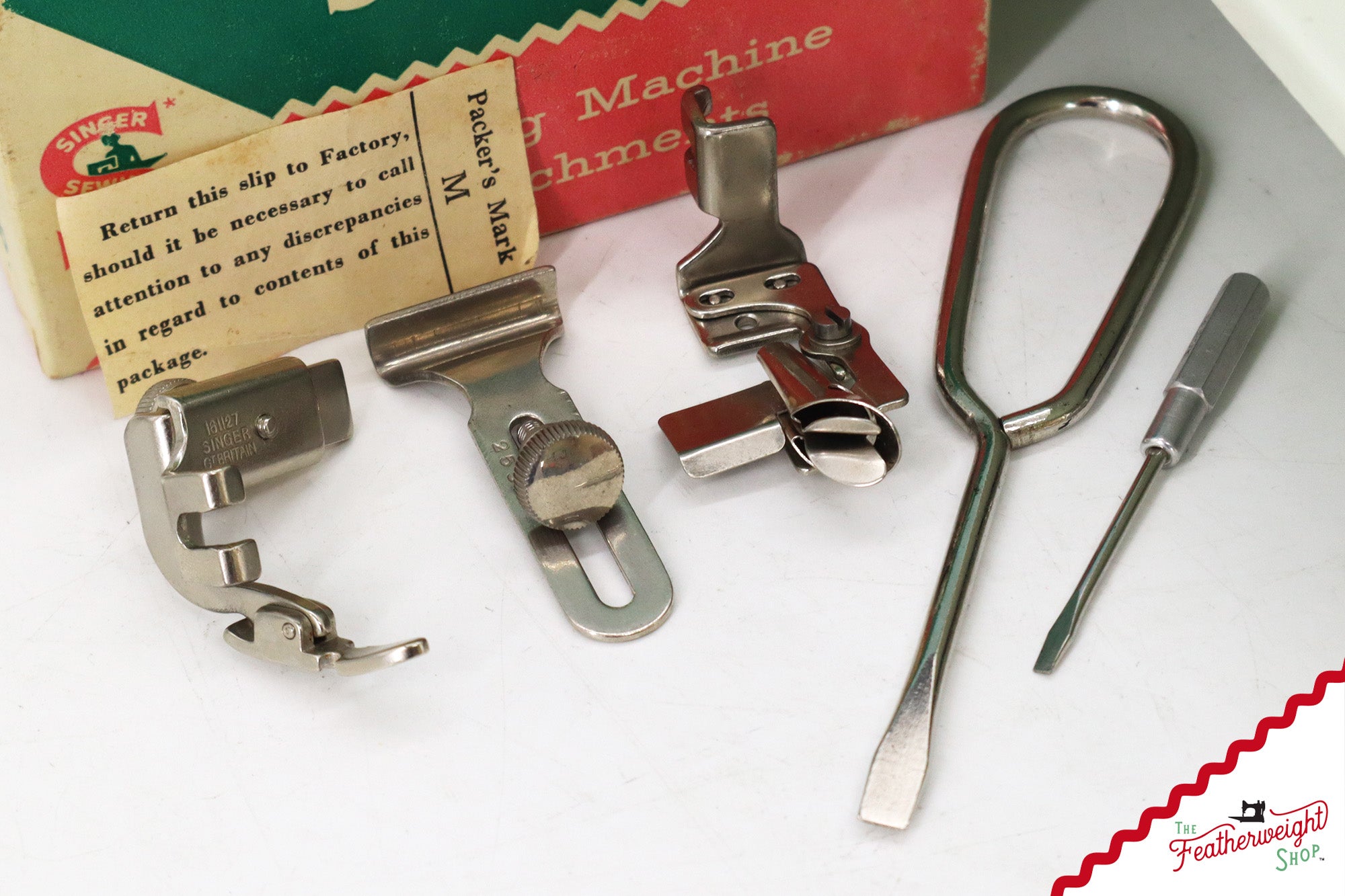 Singer Featherweight 221K Sewing Machine, British WHITE EV968***