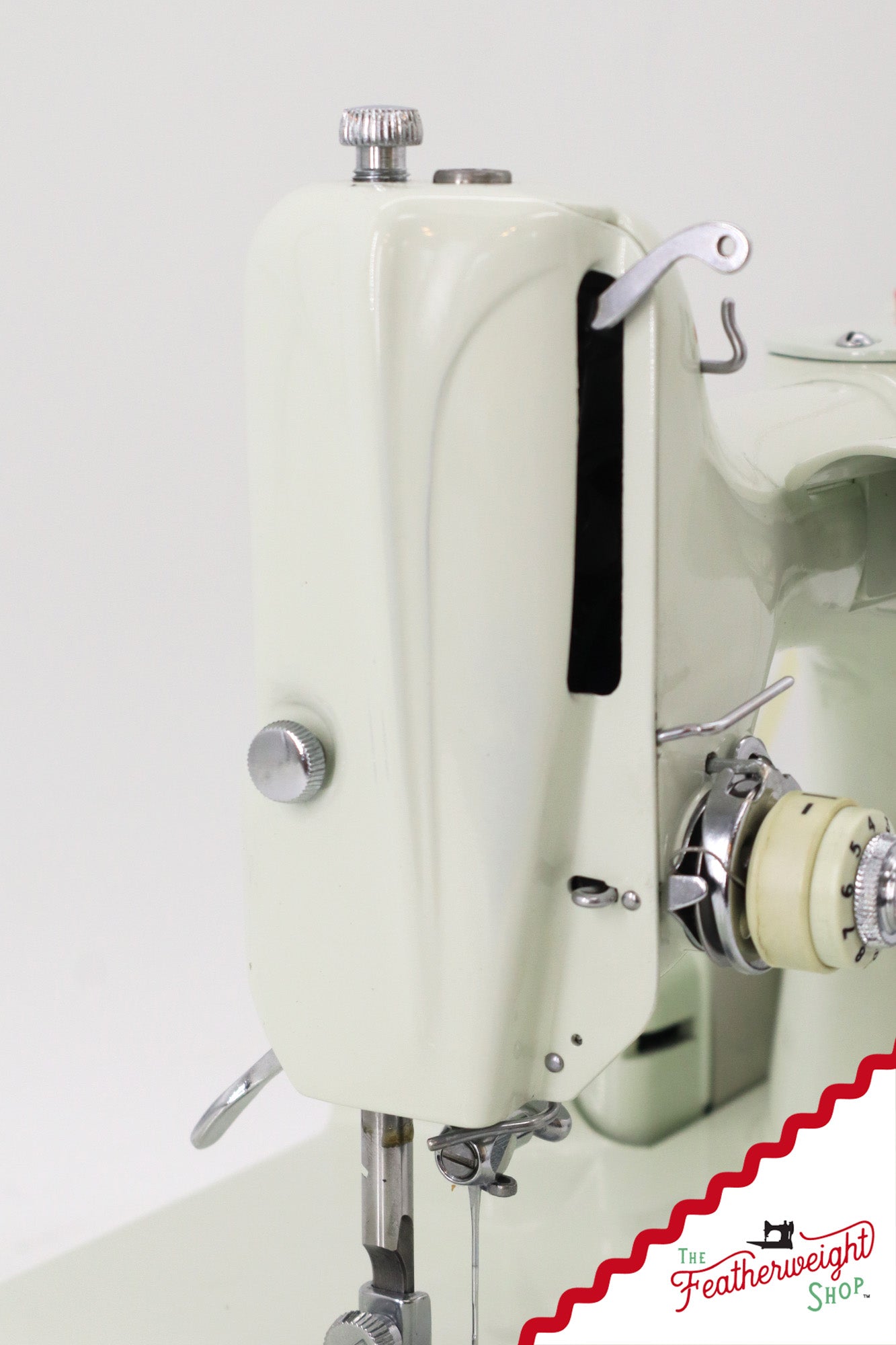 Singer Featherweight 221K Sewing Machine, British WHITE EV968***