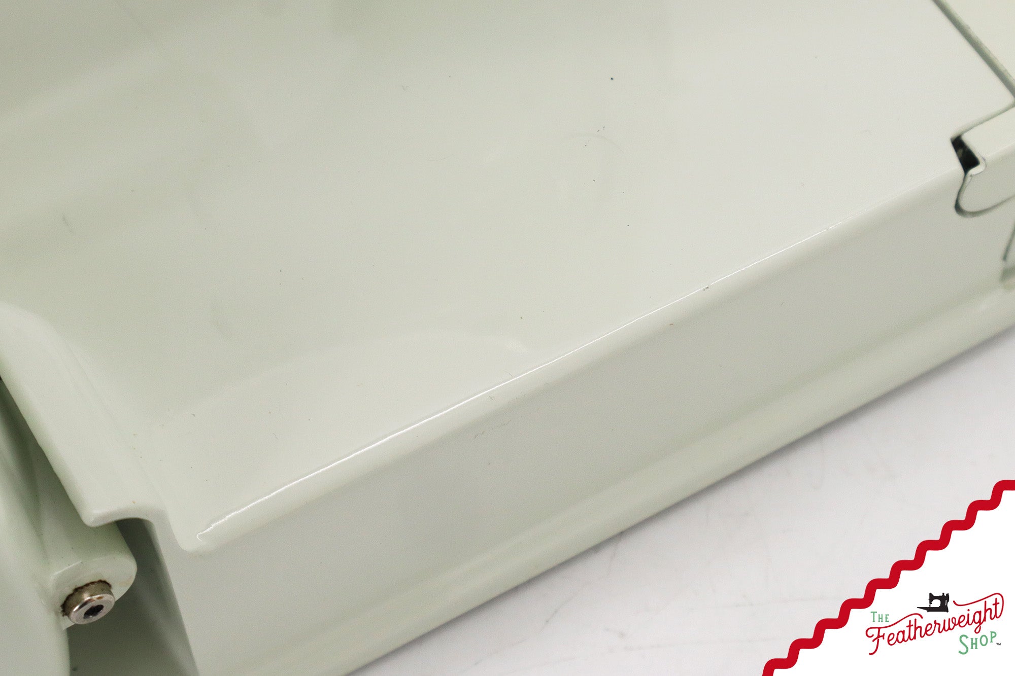 Singer Featherweight 221K Sewing Machine, British WHITE EV968***