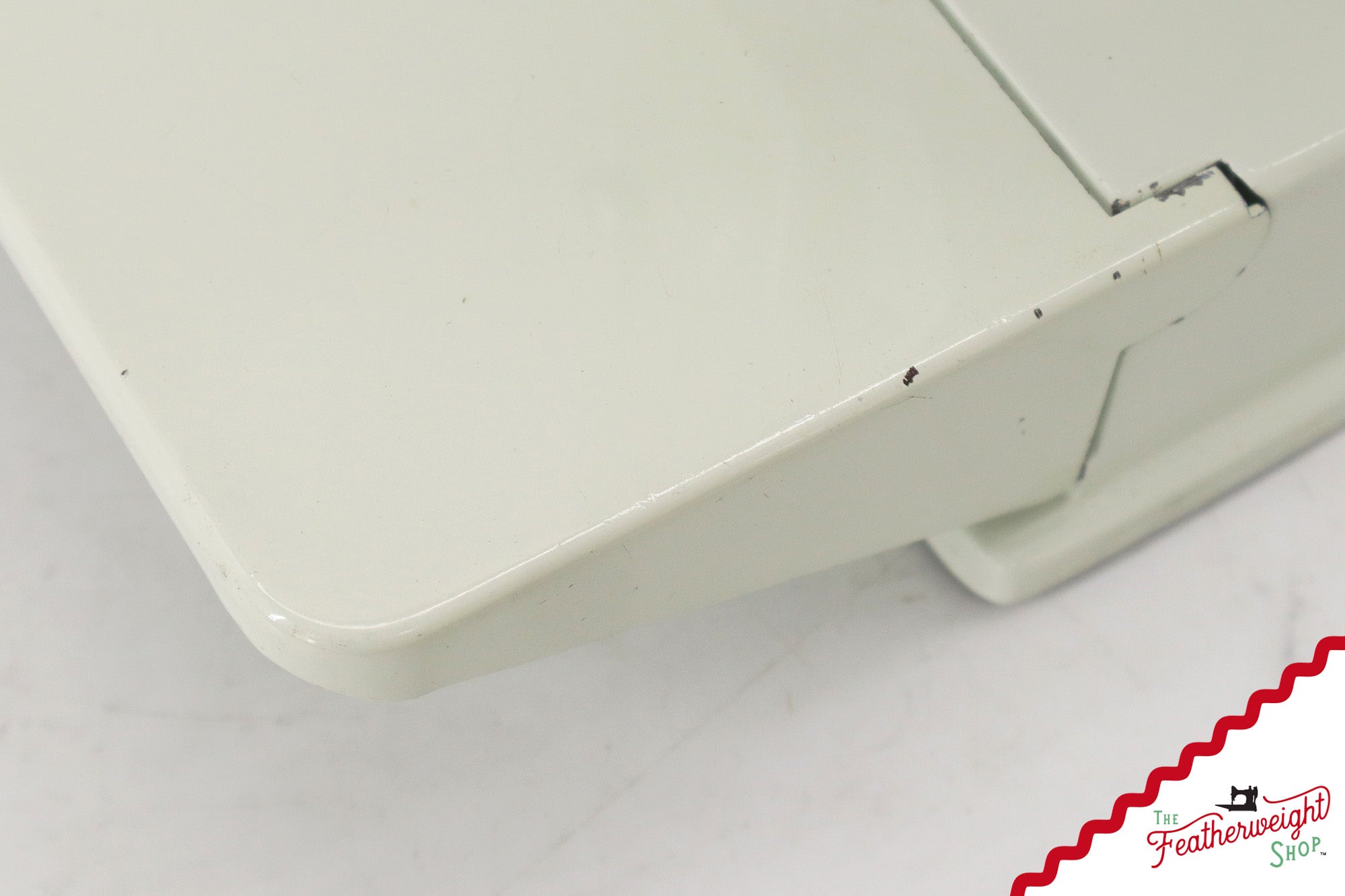 Singer Featherweight 221K Sewing Machine, British WHITE EV968***