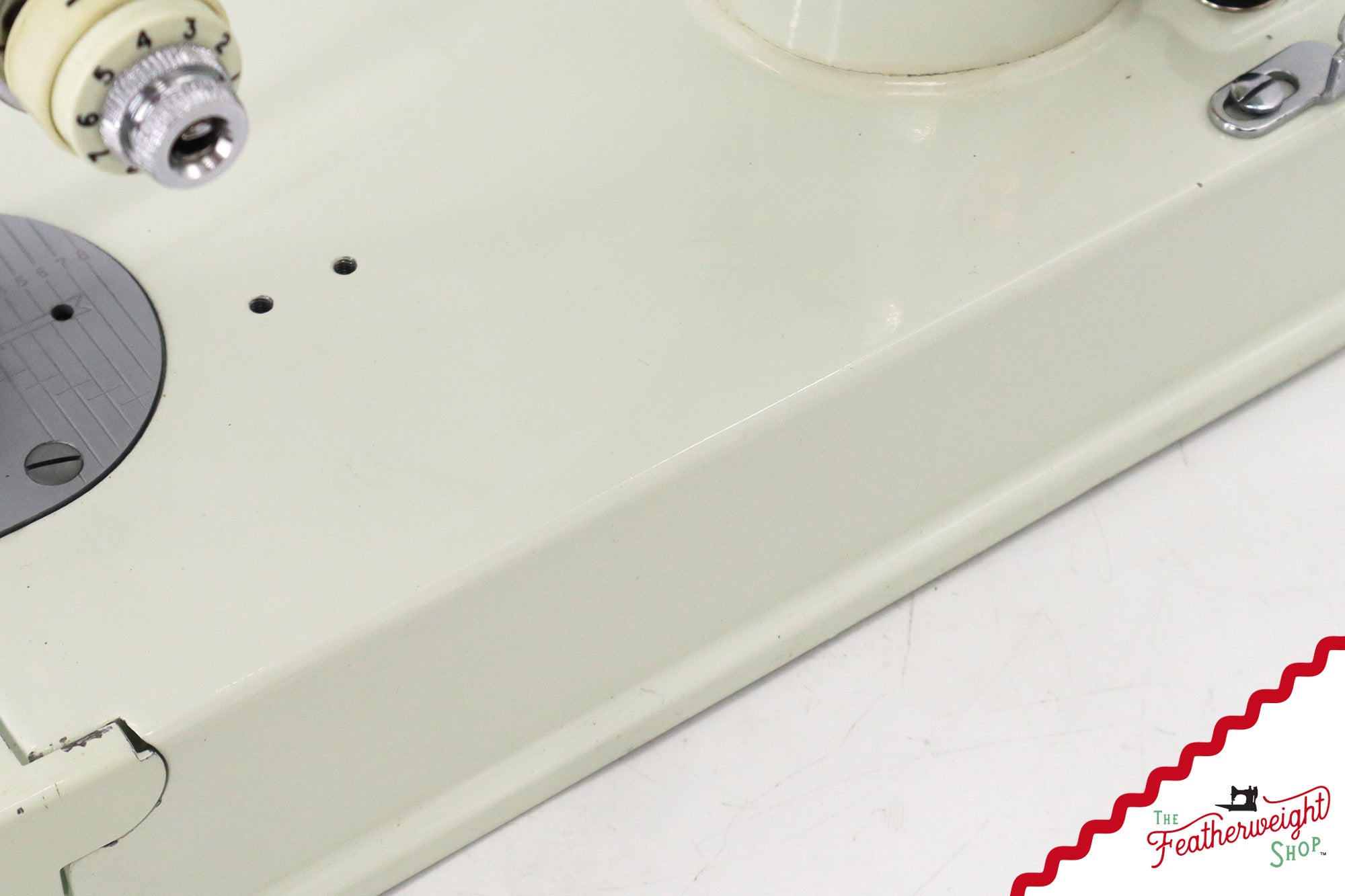 Singer Featherweight 221K Sewing Machine, British WHITE EV968***