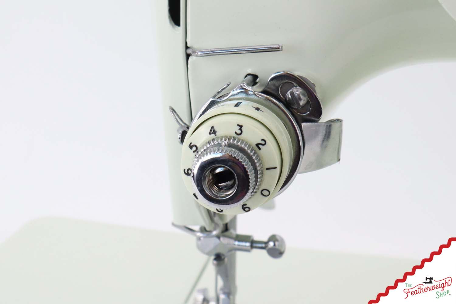 Singer Featherweight 221K Sewing Machine, British WHITE EV98612*