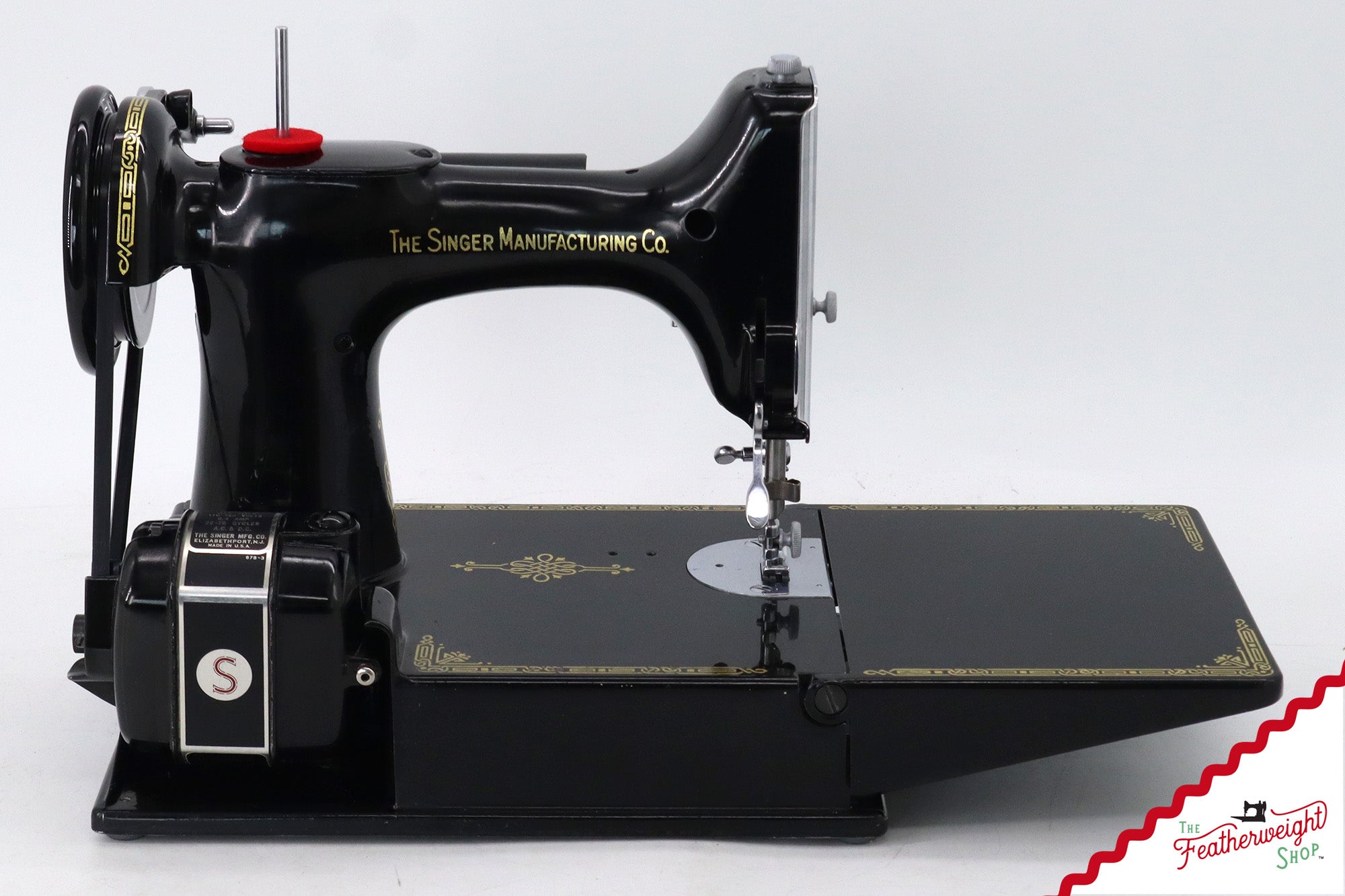 Singer Featherweight 221 Sewing Machine, AH641*** - 1948