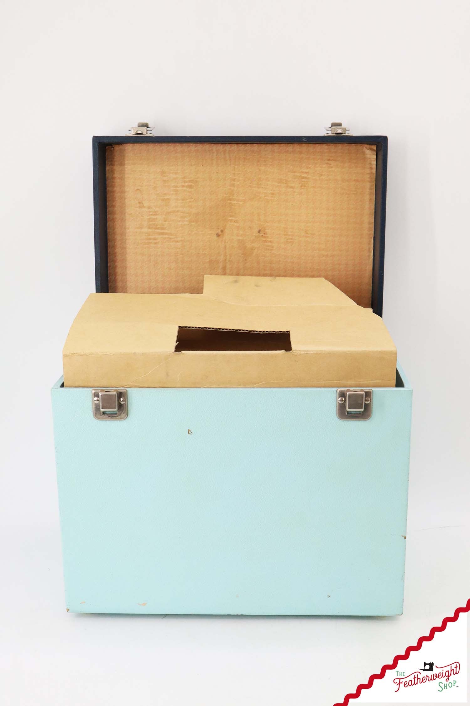 Singer Featherweight 221K Sewing Machine, British WHITE FA207***