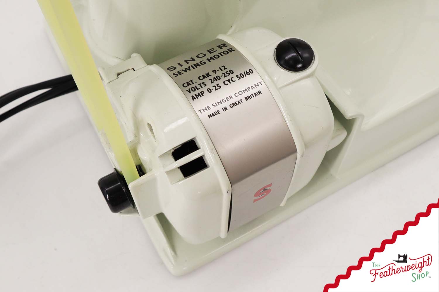 Singer Featherweight 221K Sewing Machine, British WHITE FA207***