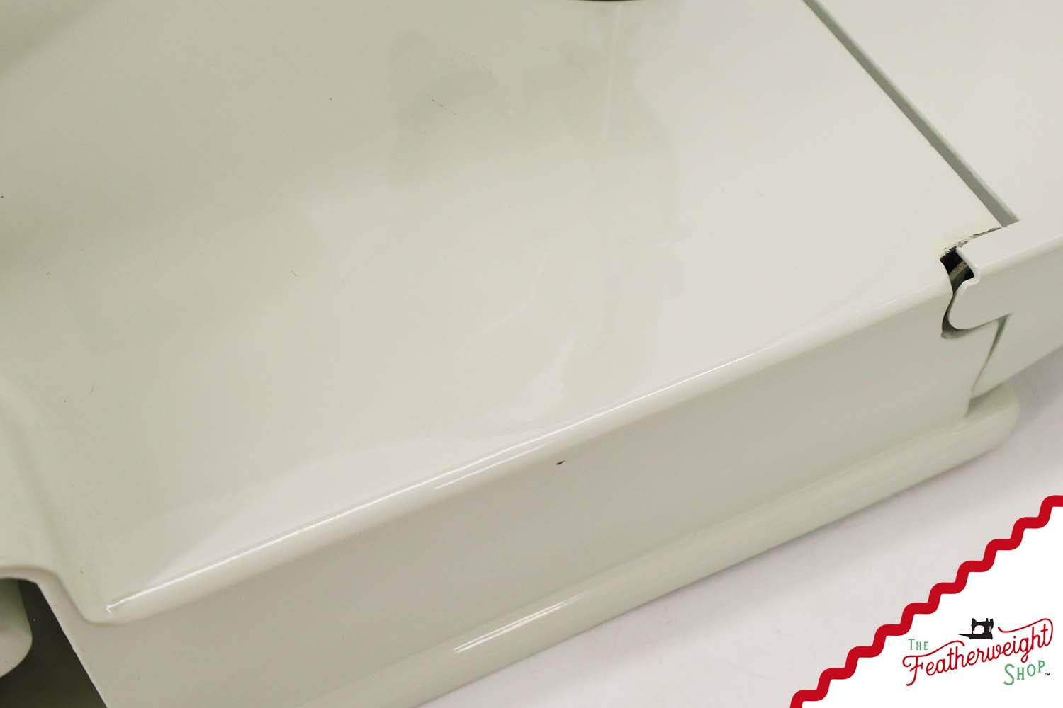 Singer Featherweight 221K Sewing Machine, British WHITE FA207***