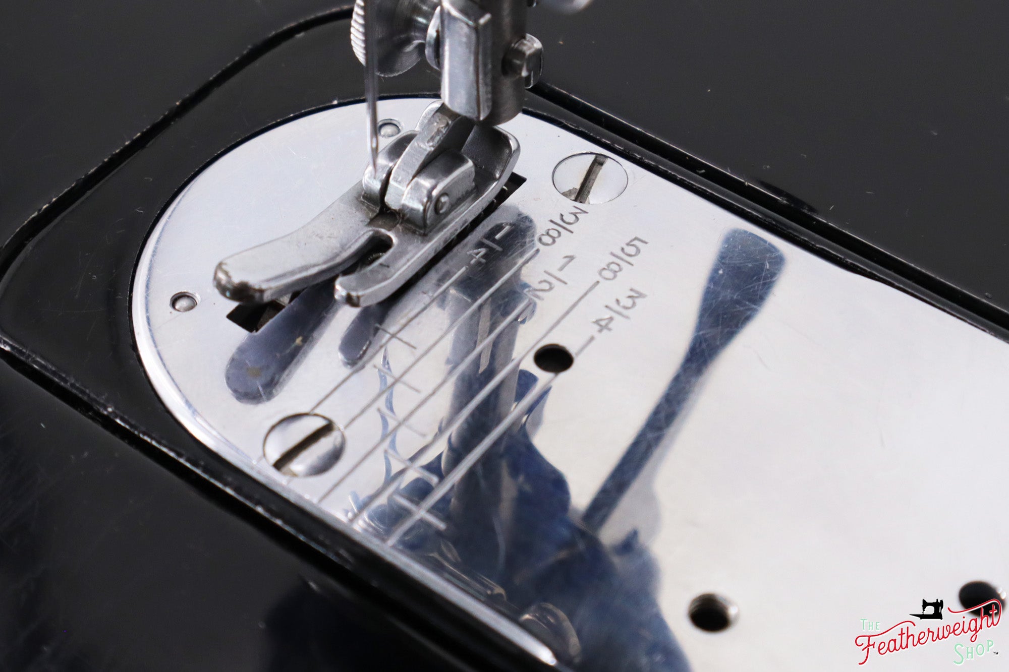 Singer Featherweight 222K Sewing Machine - EM6010**, 1957