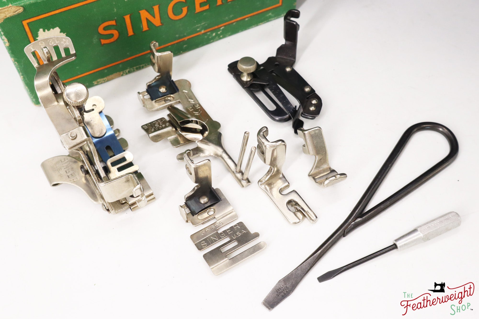 Singer Featherweight 221 Sewing Machine, Centennial: AK422***