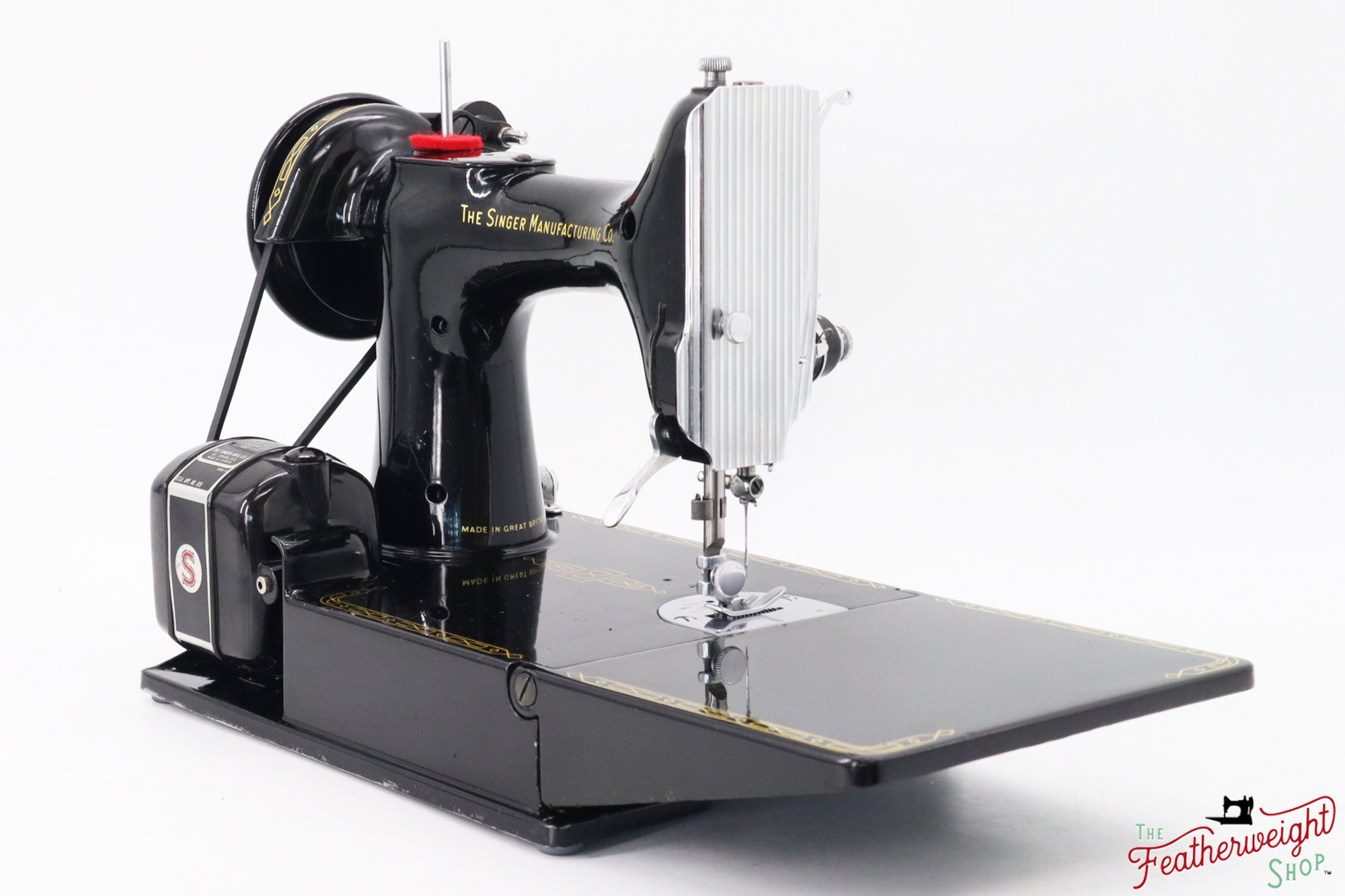 Singer Featherweight 221K Sewing Machine, RED "S" - ES24417*