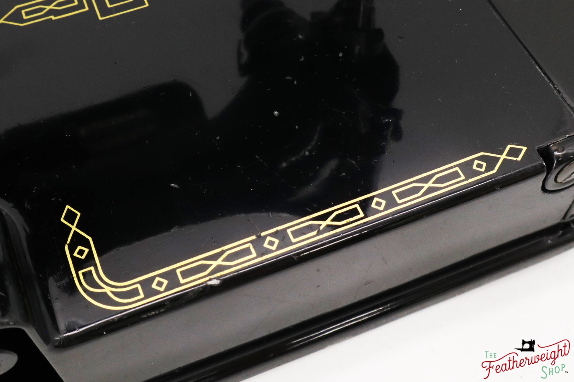 Singer Featherweight 221K Sewing Machine, RED "S" - ES24417*