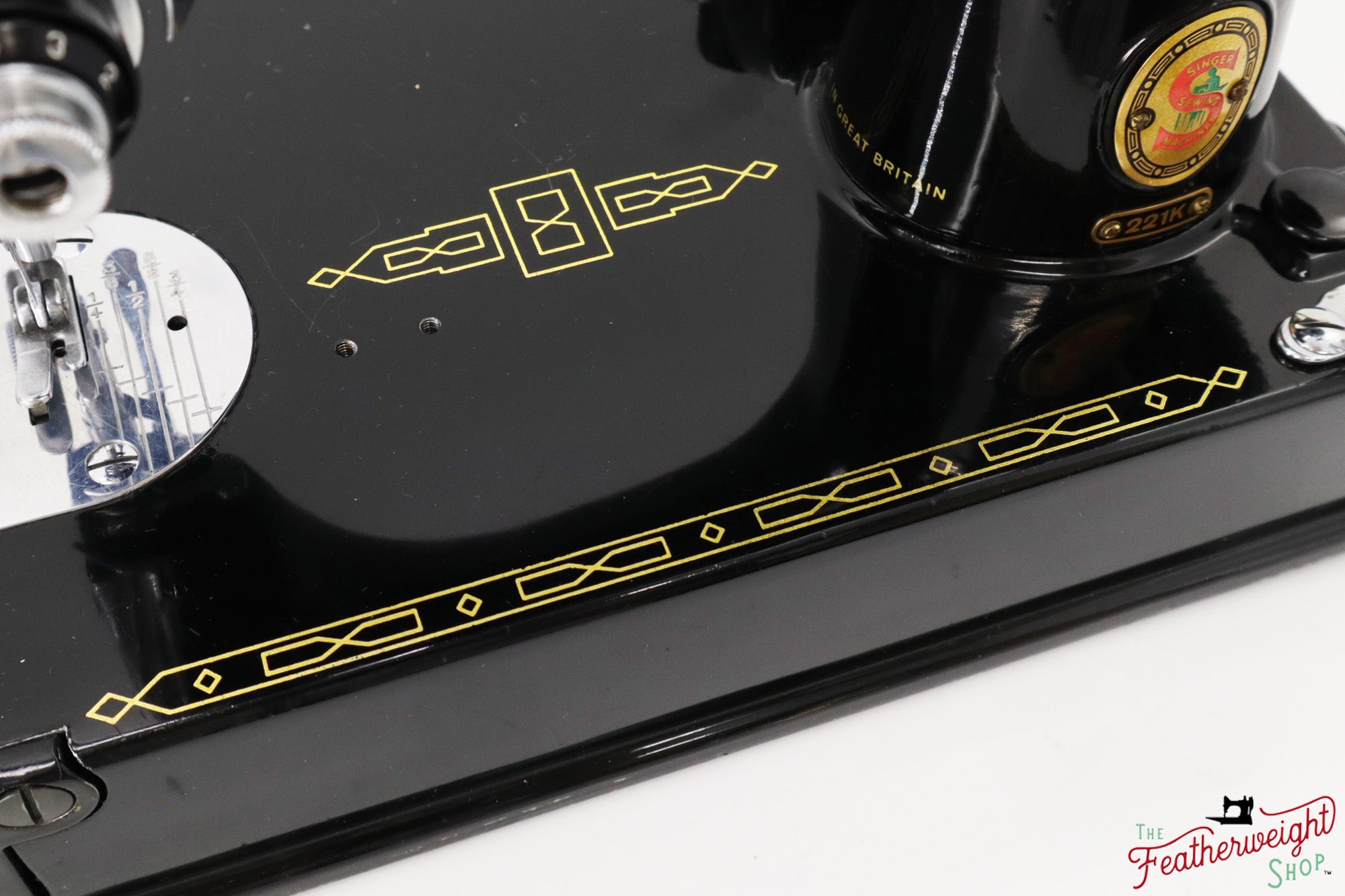 Singer Featherweight 221K Sewing Machine, RED "S" - ES24417*