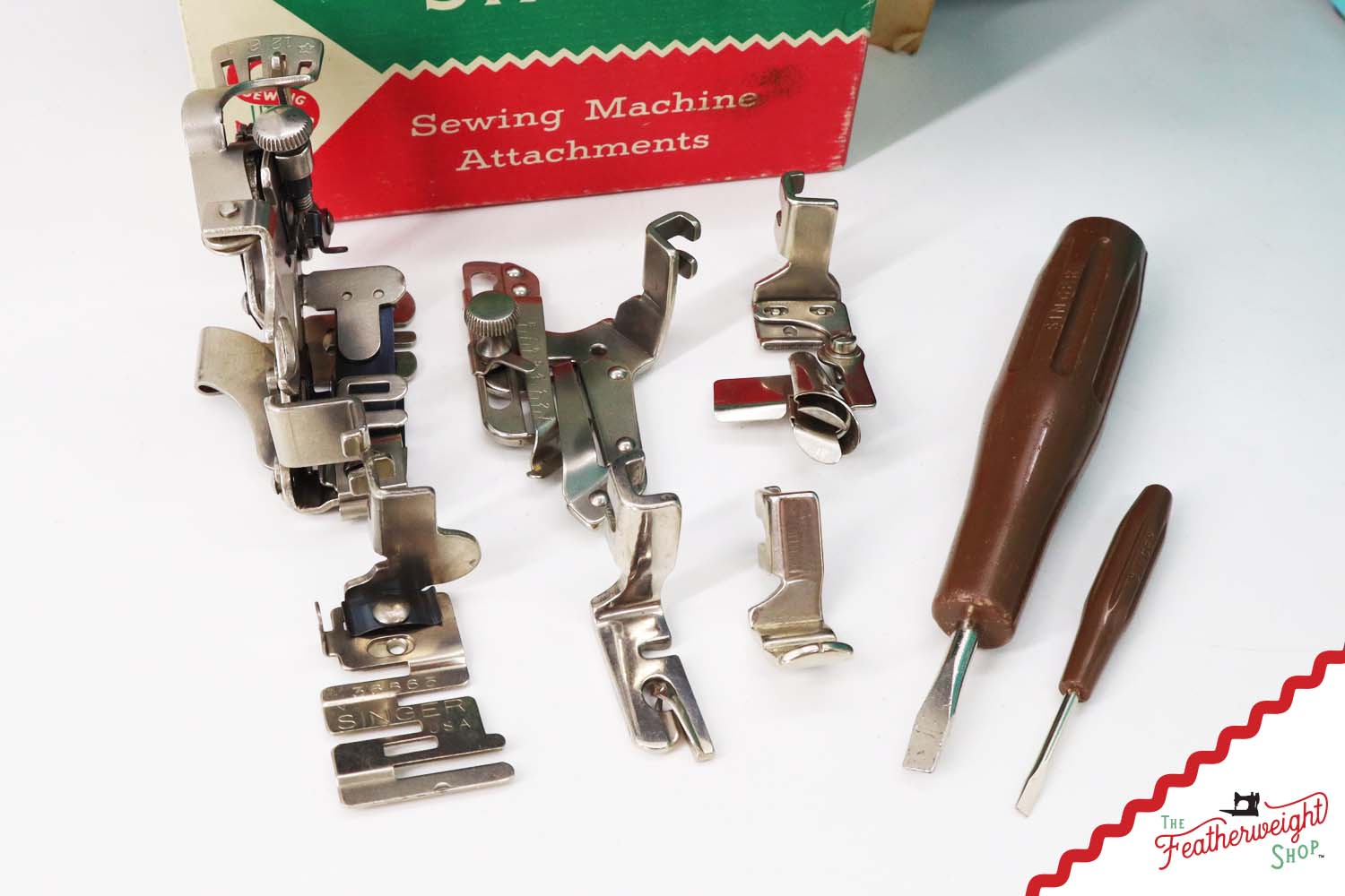 Singer Featherweight 221K, Red 'S', ES1719** - Fully Restored in Tiffany Blue