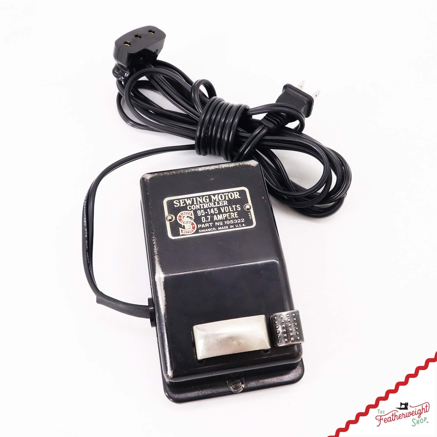 Singer Featherweight 221, AG0119**, Blackside - RARE