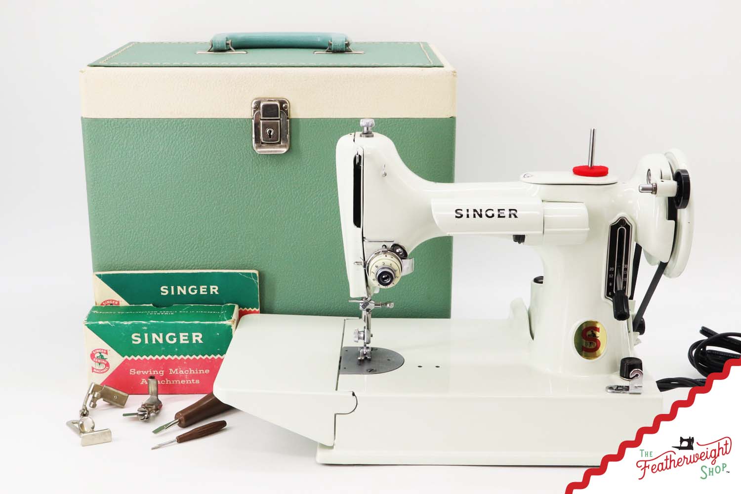 Singer Featherweight 221K Sewing Machine, WHITE - EV9584**