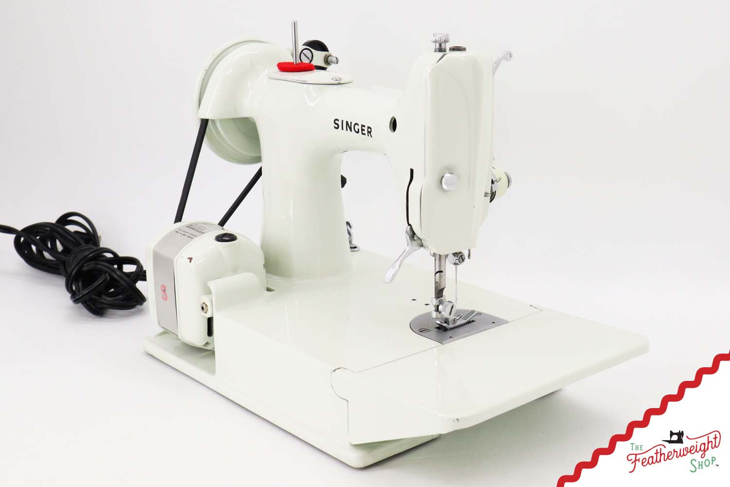 Singer Featherweight 221K Sewing Machine, WHITE - EV9584**