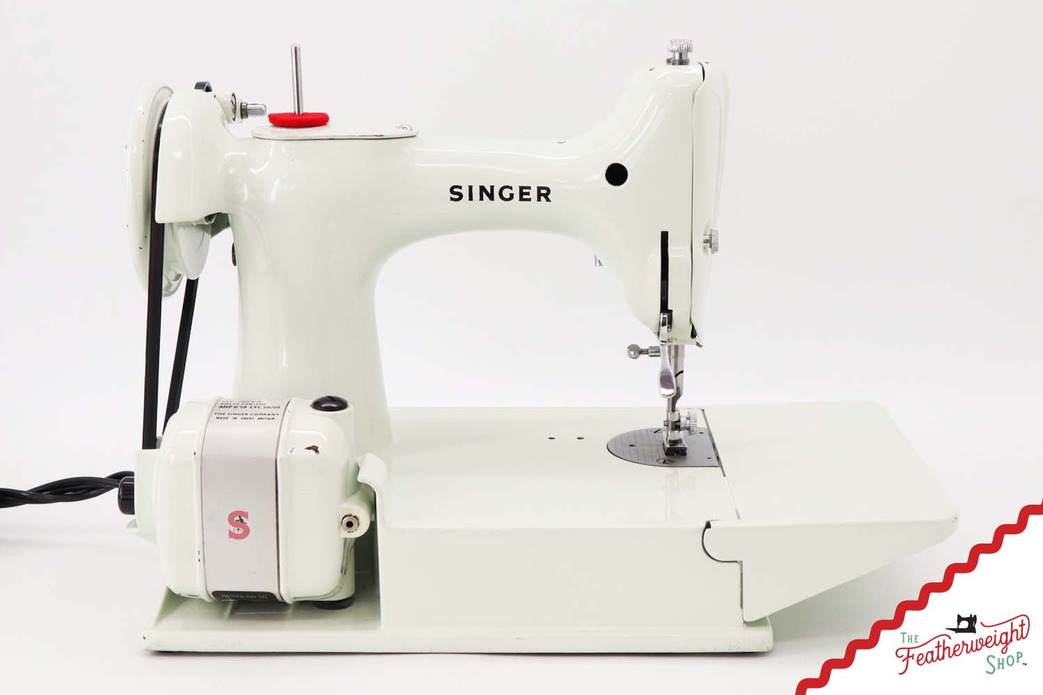Singer Featherweight 221K Sewing Machine, WHITE - EV9584**