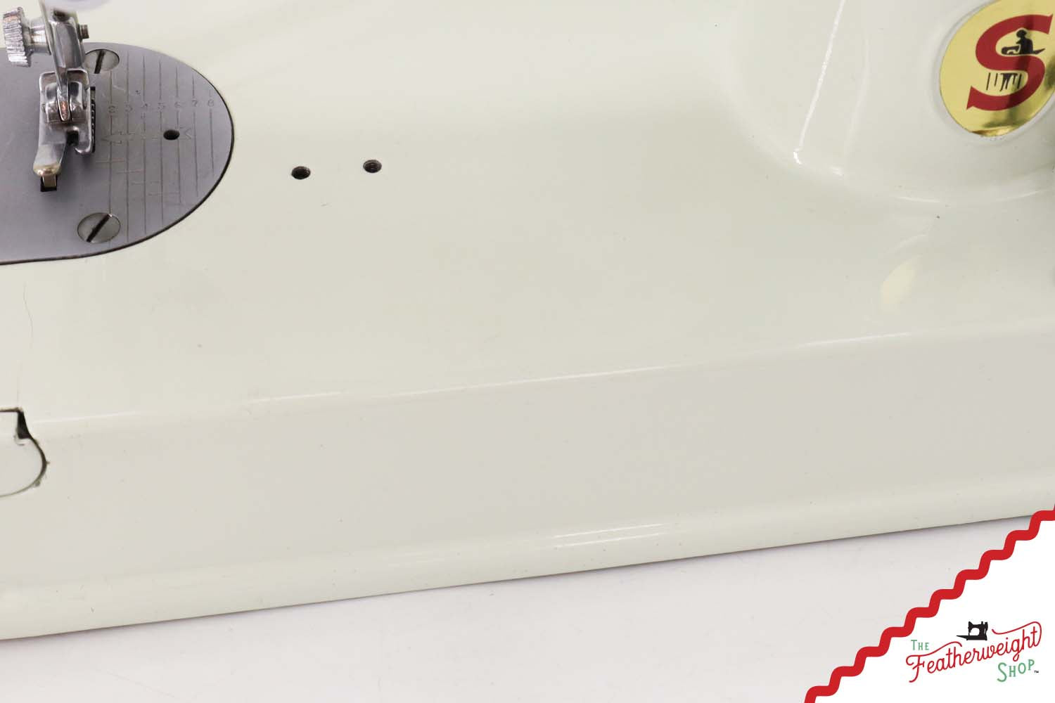 Singer Featherweight 221K Sewing Machine, WHITE - EV9584**