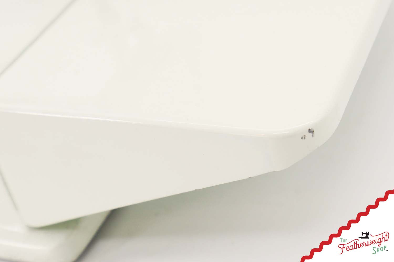 Singer Featherweight 221K Sewing Machine, WHITE - EV9584**