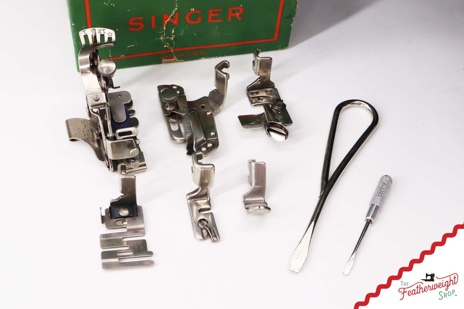 Singer Featherweight 221 Sewing Machine, AG985*** - 1947