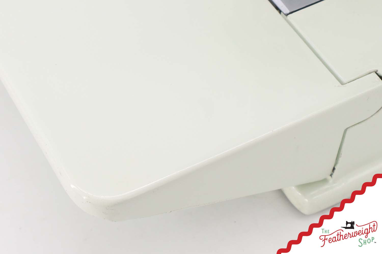 Singer Featherweight 221K Sewing Machine, British WHITE EV999***