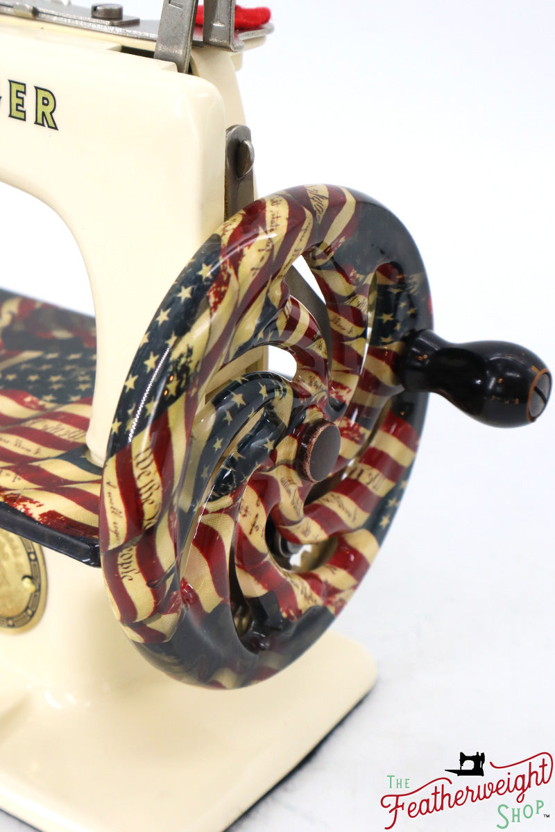 Singer Sewhandy Model 20 - Fully Restored in Sugar Cookie and American Flag - July 2024