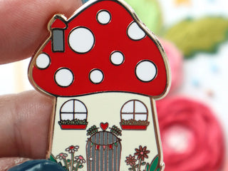 Load image into Gallery viewer, Needle Minder, Woodland Mushroom House by Flamingo Toes