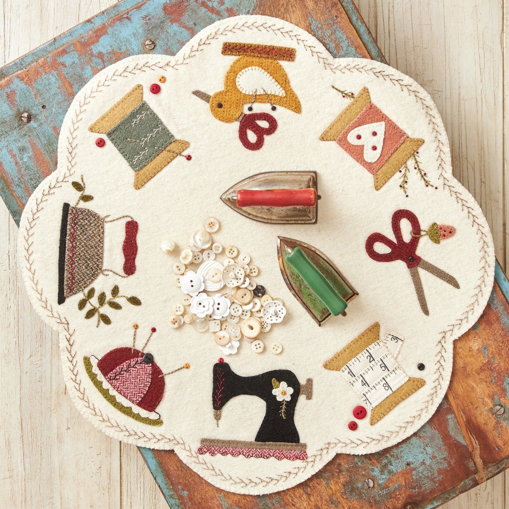 Kit, Wool - Sewing Scalloped Mat by Buttermilk Basin