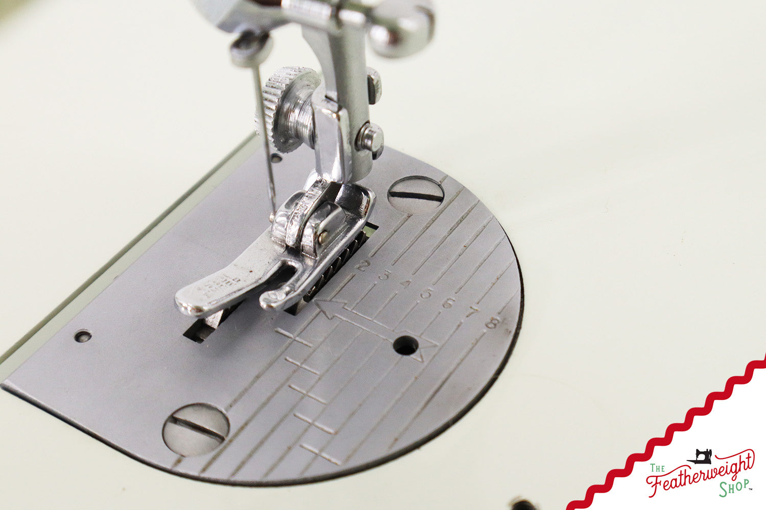 Singer Featherweight 221K Sewing Machine, British WHITE FA207***