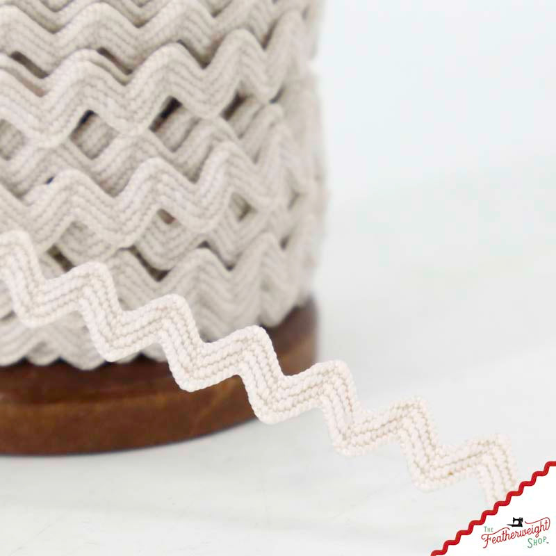 1/4" Inch Latte VINTAGE TRIM RIC RAC by Lori Holt (by the yard)