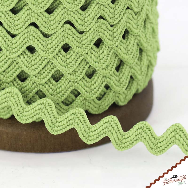 1/4" Inch Lettuce VINTAGE TRIM RIC RAC by Lori Holt (by the yard)