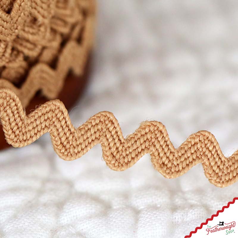 1/4" Inch NUTMEG VINTAGE TRIM RIC RAC by Lori Holt (by the yard)