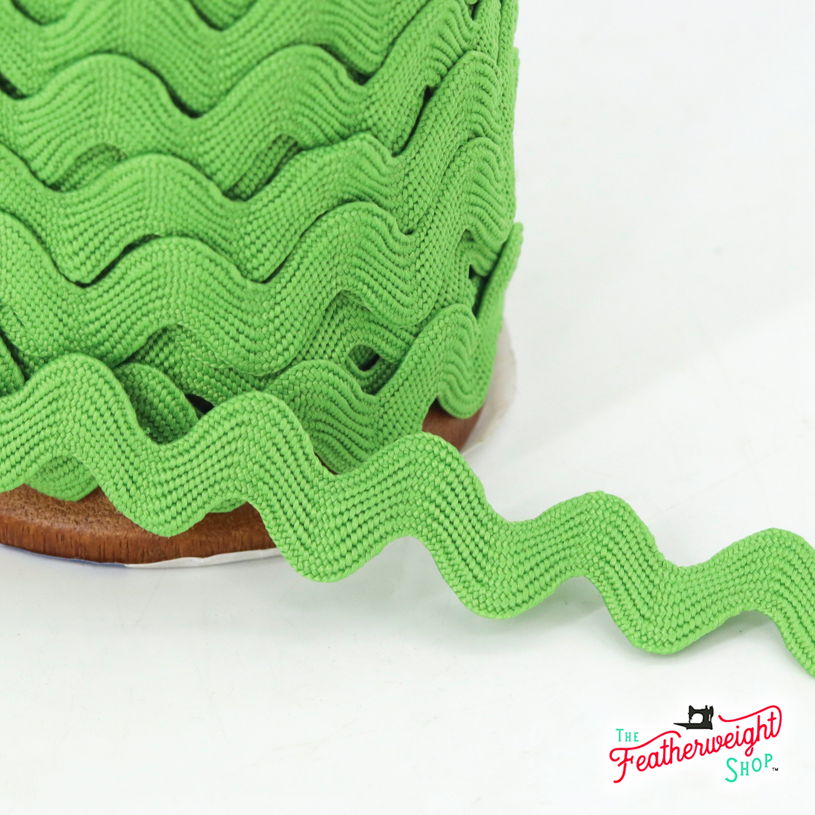 5/8" Inch RILEY GREEN VINTAGE TRIM Large RIC RAC by Lori Holt (by the yard)