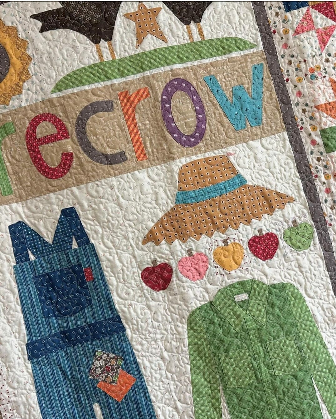 Sew Simple Shapes, How to Build a SCARECROW by Lori Holt of Bee in My Bonnet