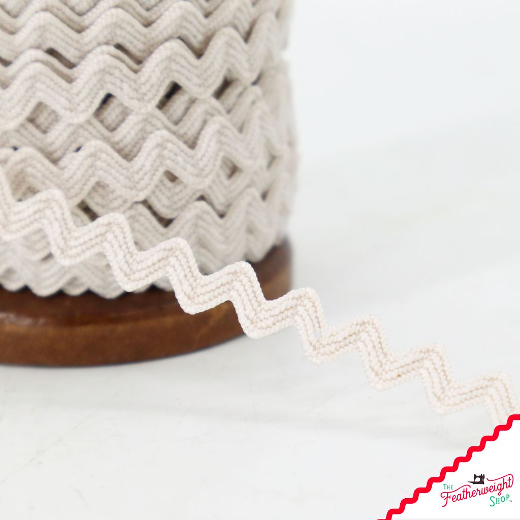 1/4" Inch Latte VINTAGE TRIM RIC RAC by Lori Holt (by the yard)