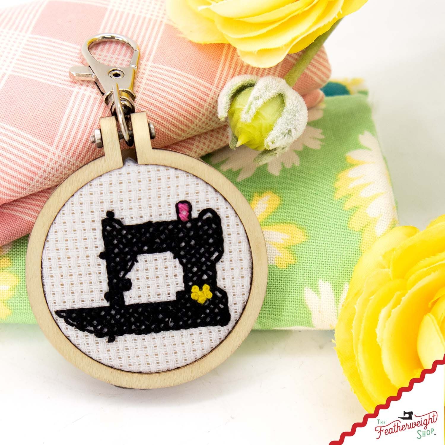 KIT, MINI Cross Stitch - Singer Featherweight 221, Hoop Included!