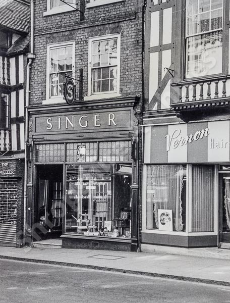 Singer Featherweight 221K Sewing Machine, 1957 - EM0203**