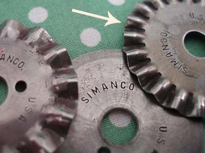 Pinker / Pinking Blade, Singer (Vintage Original)