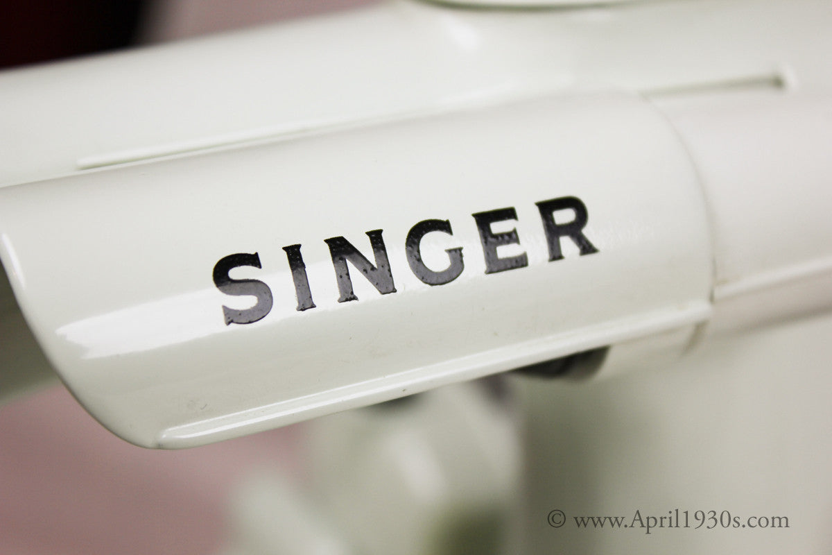 Singer Featherweight 221 Sewing Machine, WHITE EY848***ch