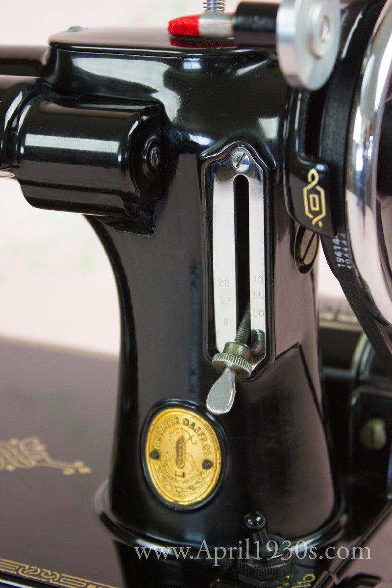 Singer Featherweight 221 Sewing machine, 1933 AD545***