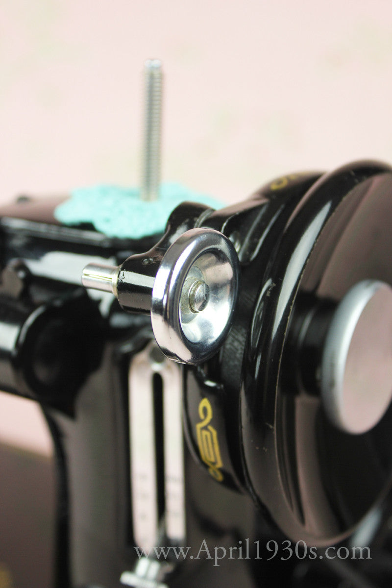 Singer Featherweight 221 Sewing Machine, French Centennial EG964***