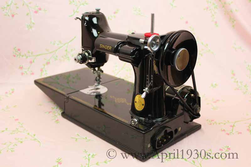 Singer Featherweight 221 Sewing Machine, AH417***