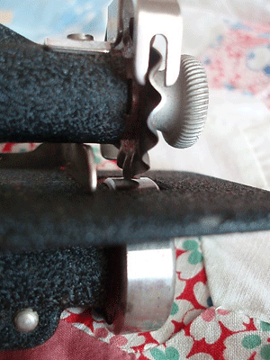 Pinking Attachment, Singer (Vintage Original)