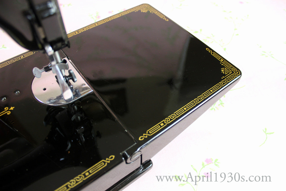 Singer Featherweight 221 Sewing Machine, BLACKSIDE AG004*** (SOLD)