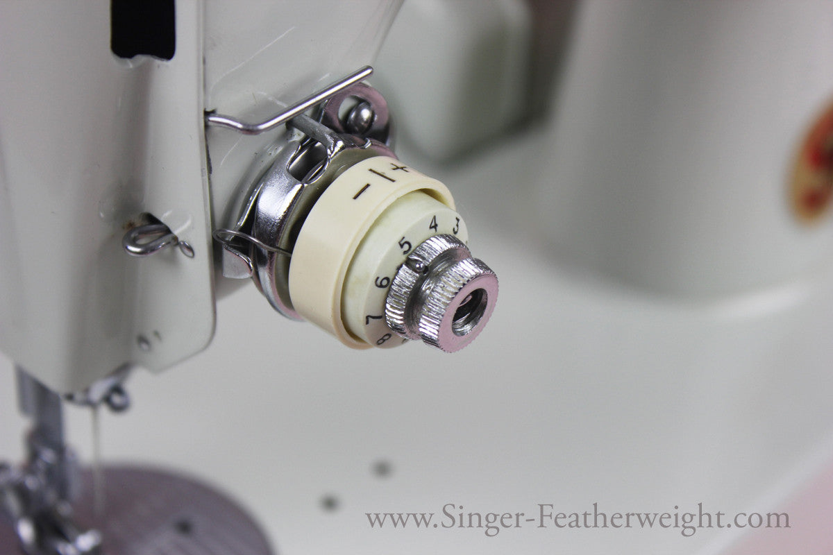 Singer Featherweight 221 Sewing Machine, WHITE EV989***